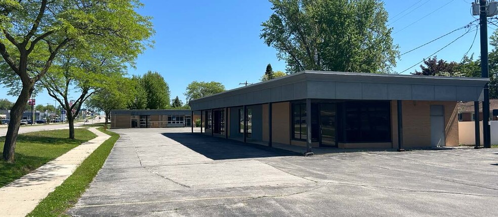 More Photos Of 1239 S Military Ave, Green Bay Unknown For Lease