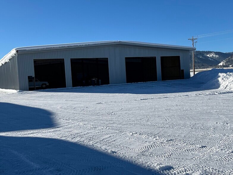More Photos Of 650 N Main St, Thayne Industrial For Lease
