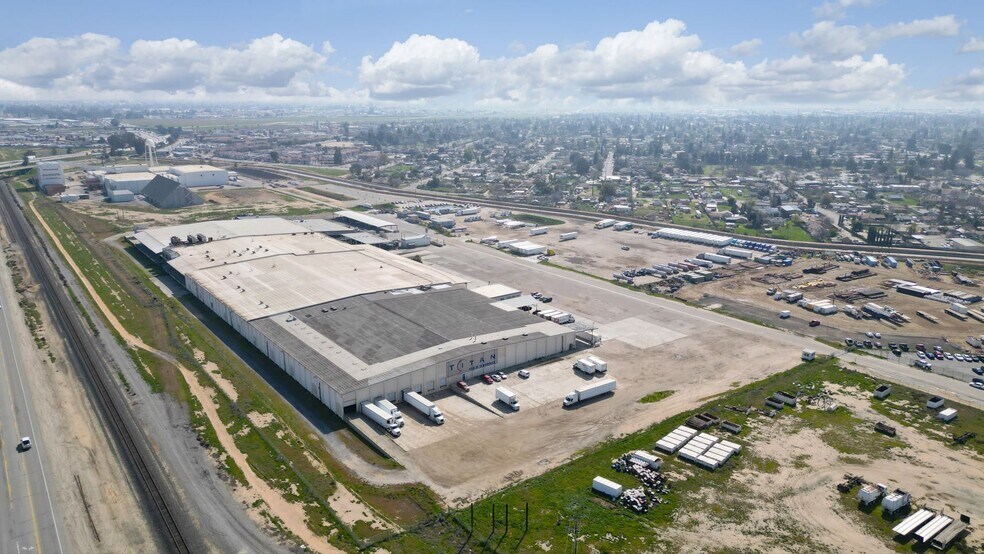More Photos Of 6001 Snow Rd, Bakersfield Industrial For Sale