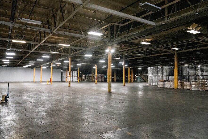 More Photos Of 450 Sherman Av N, Hamilton Industrial For Lease