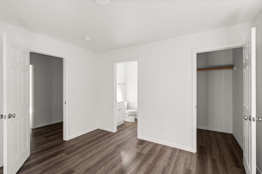 More Photos Of 634 Colinwood ct, Medford Apartments For Sale