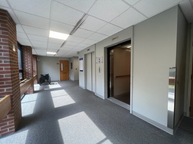 More Photos Of 20 Hope Ave, Waltham Medical For Lease