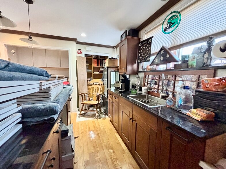 More Photos Of 34 Baxter Ave, Stamford Warehouse For Sale