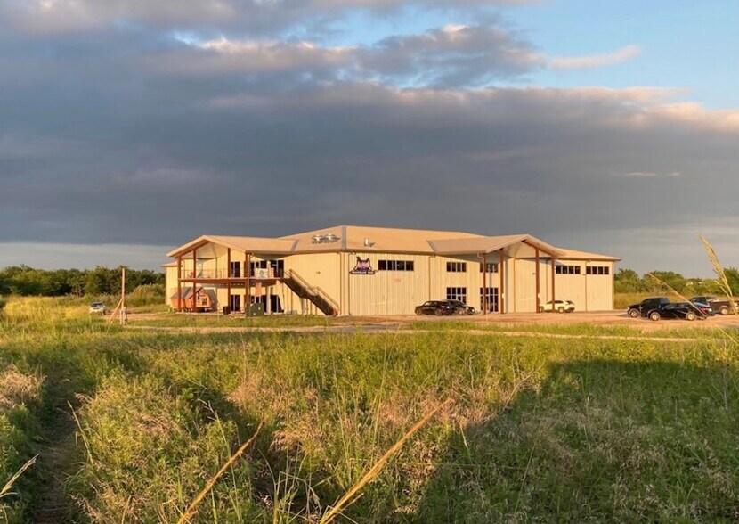 Primary Photo Of 1705 South I-45 East, Corsicana Showroom For Sale