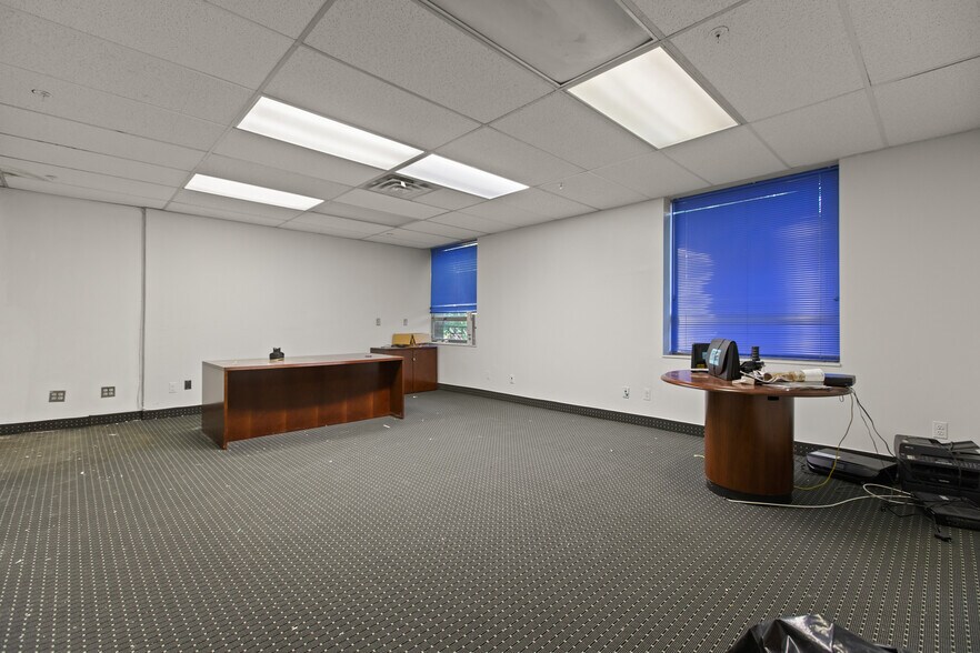 More Photos Of 111 Galway Pl, Teaneck Medical For Sale