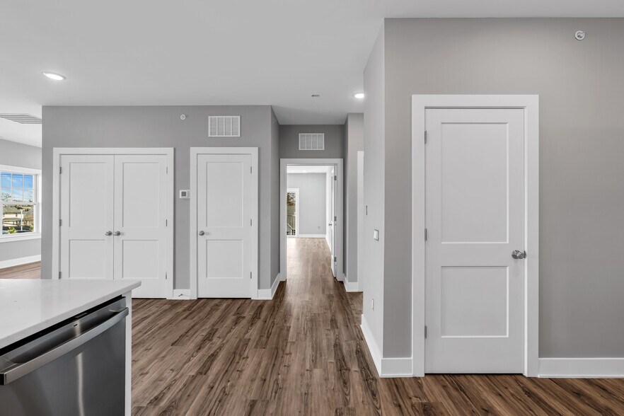 More Photos Of 33 Union Ave, Manasquan Apartments For Sale