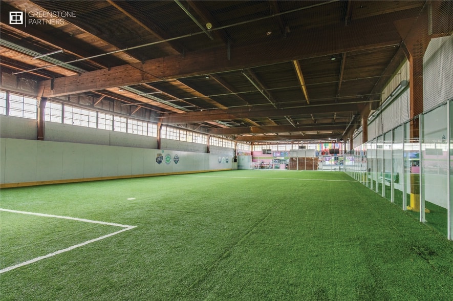 More Photos Of 3800 N Milwaukee Ave, Chicago Warehouse For Lease