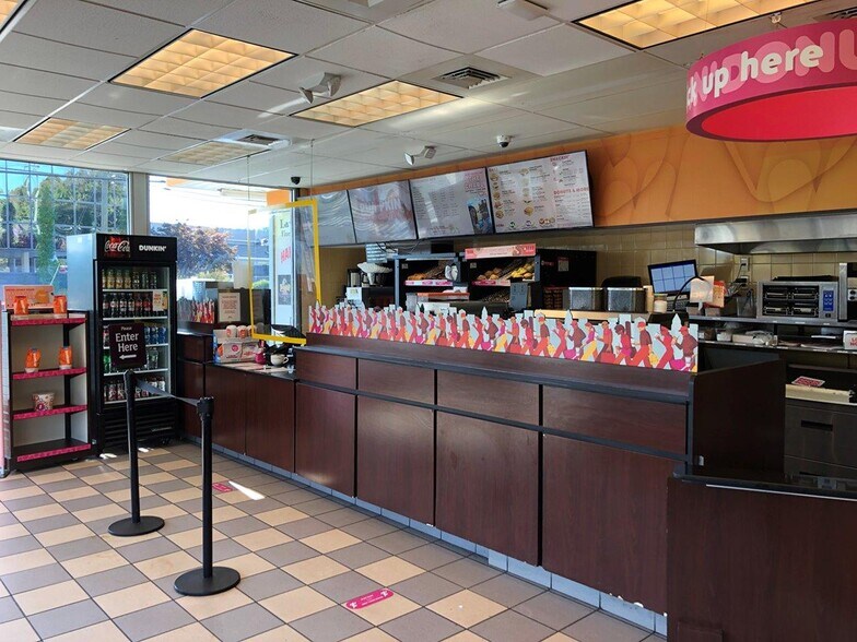 More Photos Of 2-4 Mill Ridge Rd, Danbury Freestanding For Lease