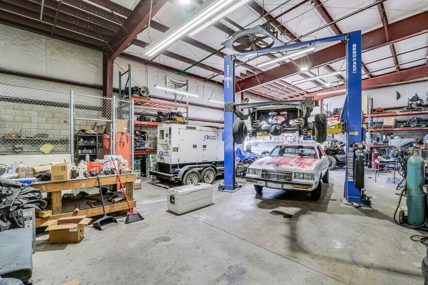 More Photos Of 1450 Skees Rd, West Palm Beach Warehouse For Lease