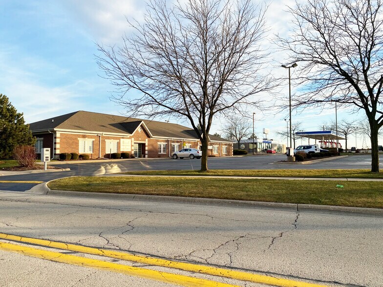 More Photos Of 185-195 Buckley Dr, Rockford Office For Lease