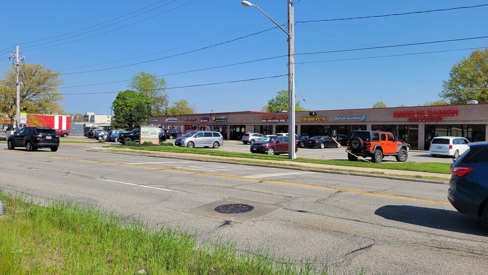 More Photos Of 34302 Euclid Ave, Willoughby General Retail For Lease