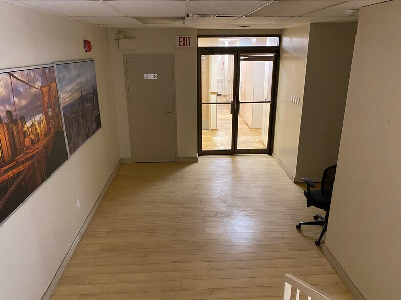 More Photos Of 800 Bathurst St, Toronto Medical For Sale