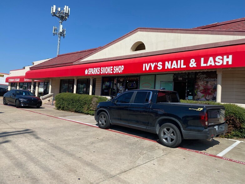 More Photos Of 1905 W 15th St, Plano Storefront For Lease
