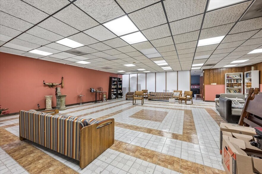 More Photos Of 7525 W Madison St, Forest Park Storefront Retail Office For Lease