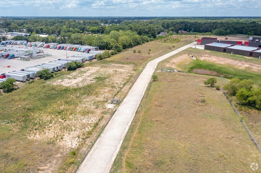 More Photos Of 16217 North Fwy, Houston Unknown For Lease