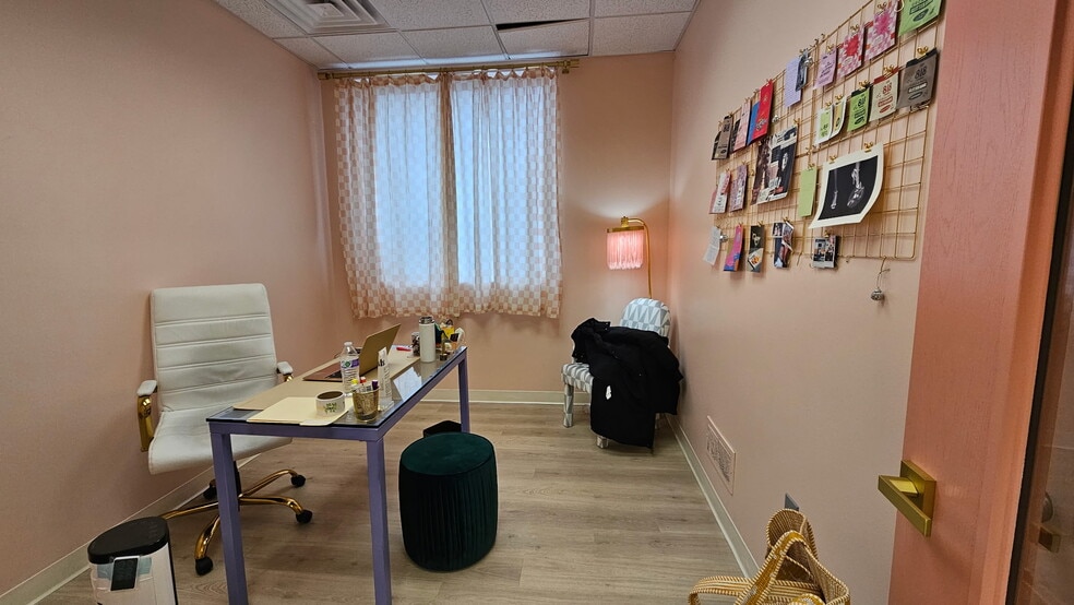 More Photos Of 822 Kumho Dr, Fairlawn Medical For Lease