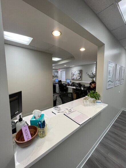 More Photos Of 3700 Washington St, Hollywood Medical For Lease