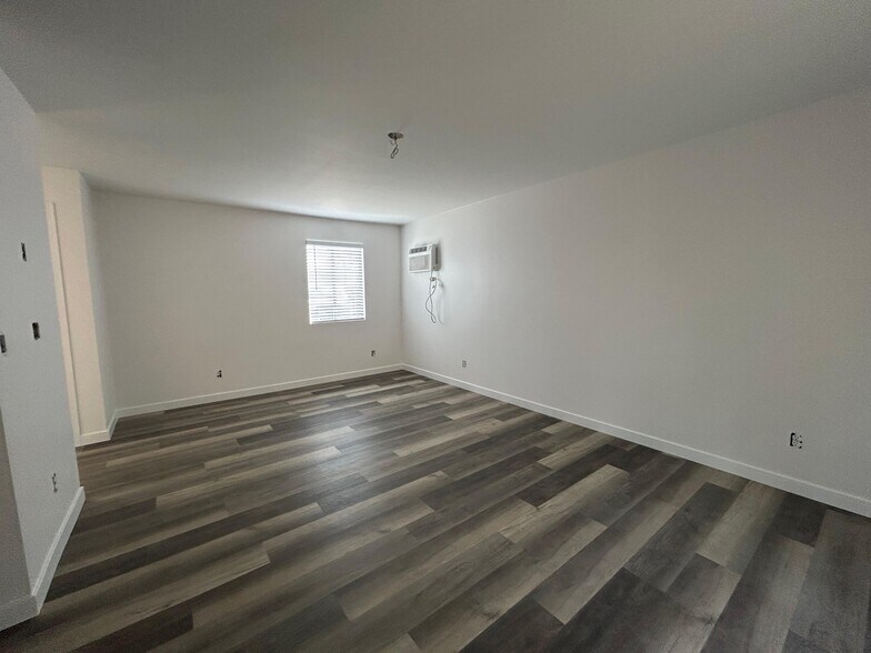 More Photos Of 565 N Beech St, Escondido Apartments For Sale