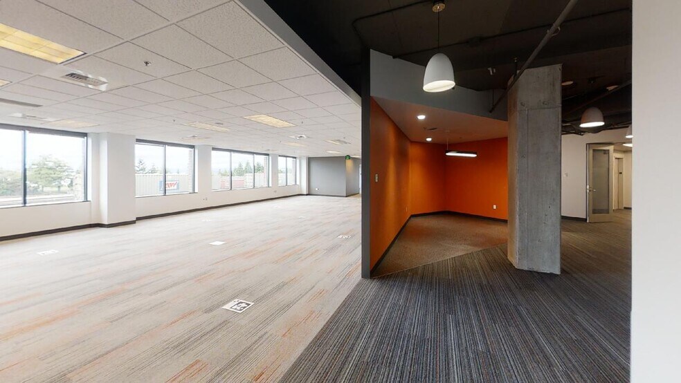 More Photos Of 351 Elliott Ave W, Seattle Unknown For Lease