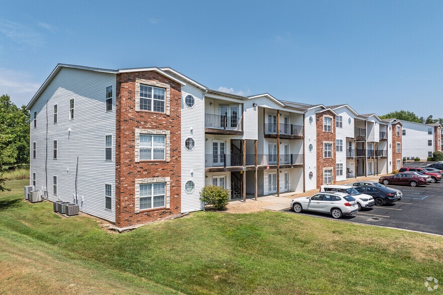 Primary Photo Of 1325 S Lillian Ave, Bolivar Apartments For Sale