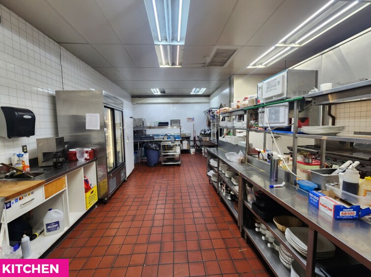 More Photos Of 71 Superior St, Devon Hospitality For Sale