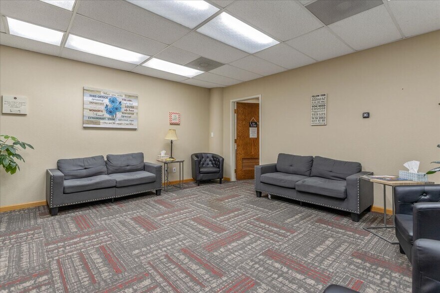 More Photos Of 1803-1807 Capitol Ave, Cheyenne Office For Sale