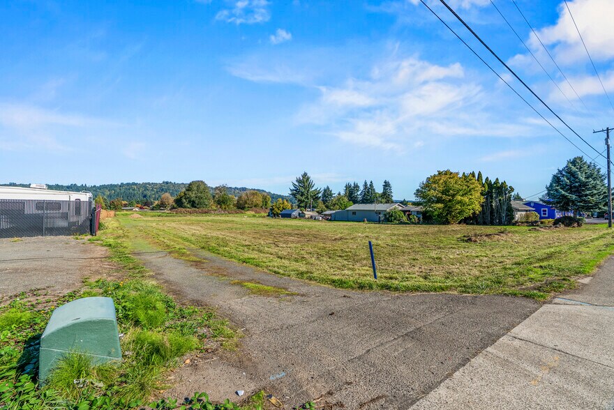 More Photos Of 4504 Ocean Beach Hwy, Longview General Retail For Sale