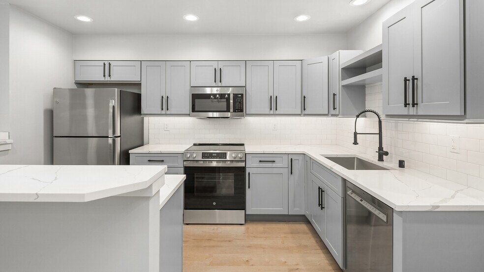 More Photos Of 7206-7208 NE 182nd St, Kenmore Apartments For Sale