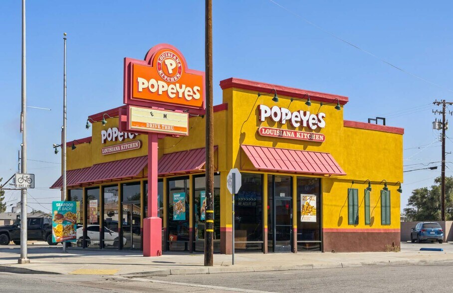 Primary Photo Of 100 Chester Ave, Bakersfield Fast Food For Sale