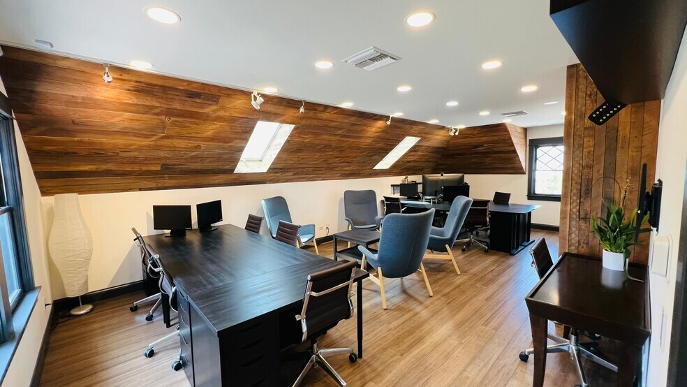 More Photos Of 599 N Fair Oaks Ave, Pasadena Office For Lease