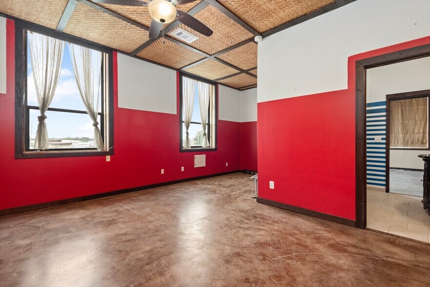 More Photos Of 1941 Spring Cypress Rd, Spring Warehouse For Sale