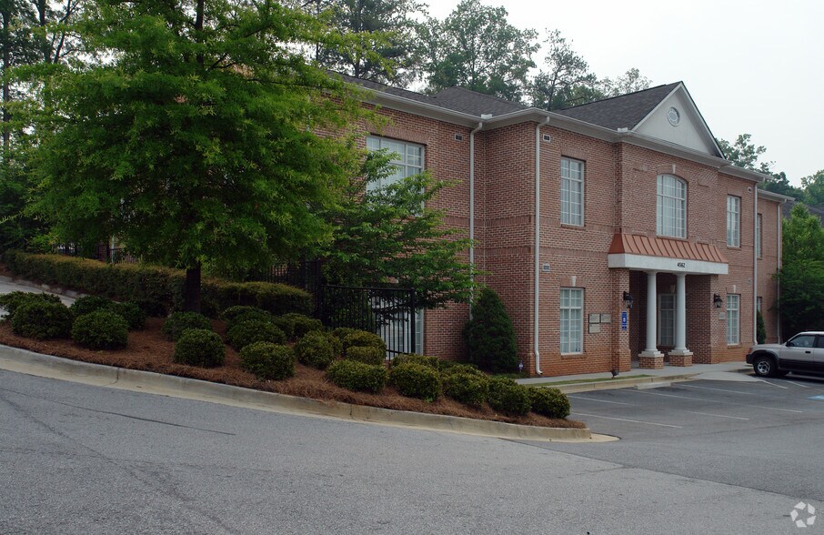 More Photos Of 4562 Lawrenceville Hwy, Lilburn Medical For Lease
