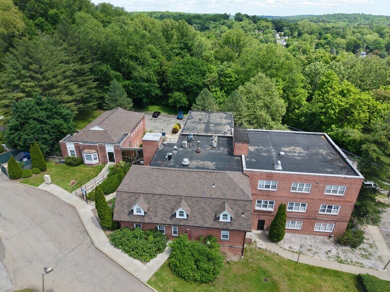 More Photos Of 2 Stowe Rd, Peekskill Medical For Lease