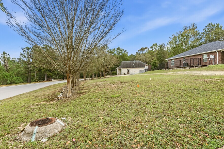 More Photos Of 101 Hidden Valley Cir, Huntsville Office For Sale