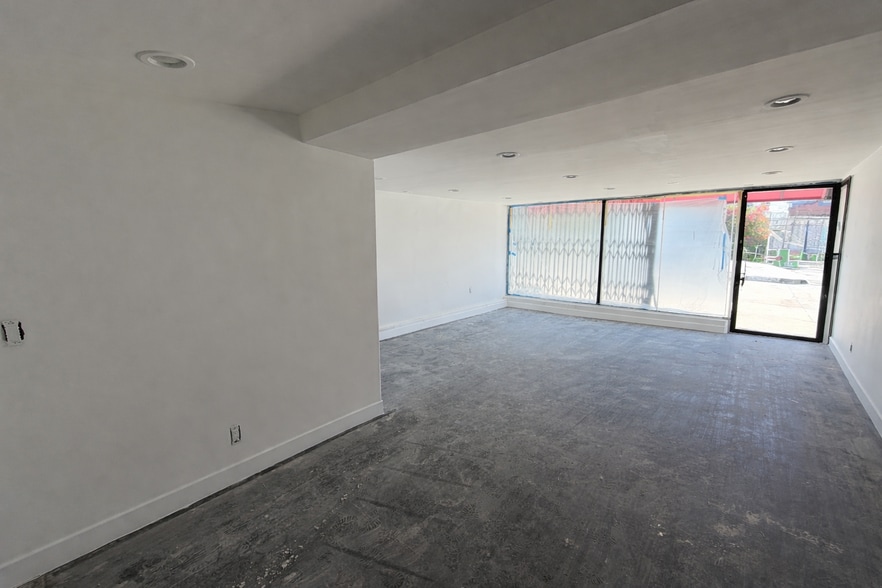 More Photos Of 7801 Melrose Ave, Los Angeles Restaurant For Lease