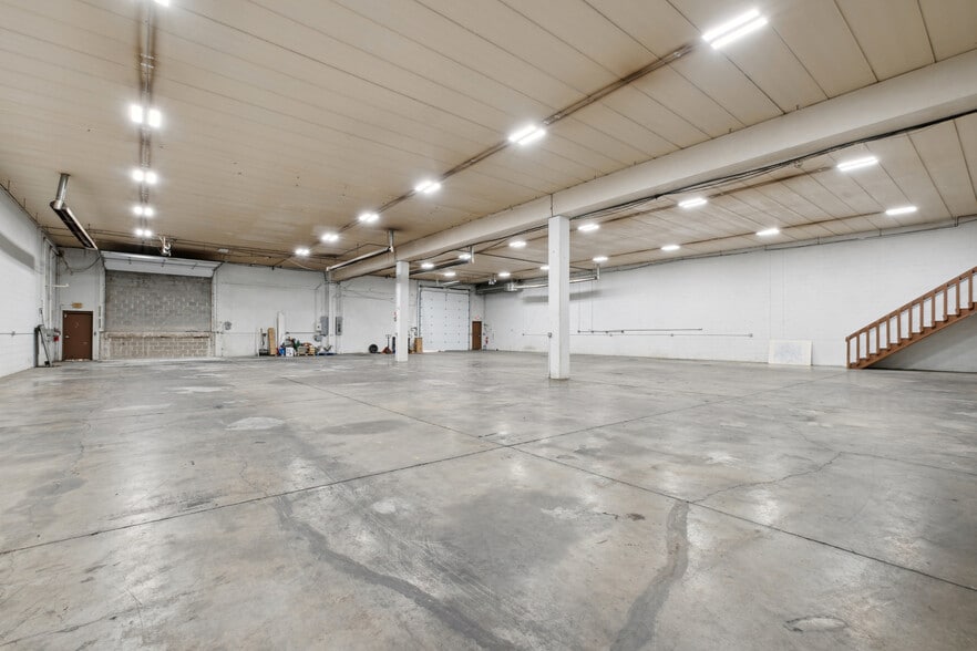 More Photos Of 3438-3446 Snelling Ave S, Minneapolis Distribution For Lease