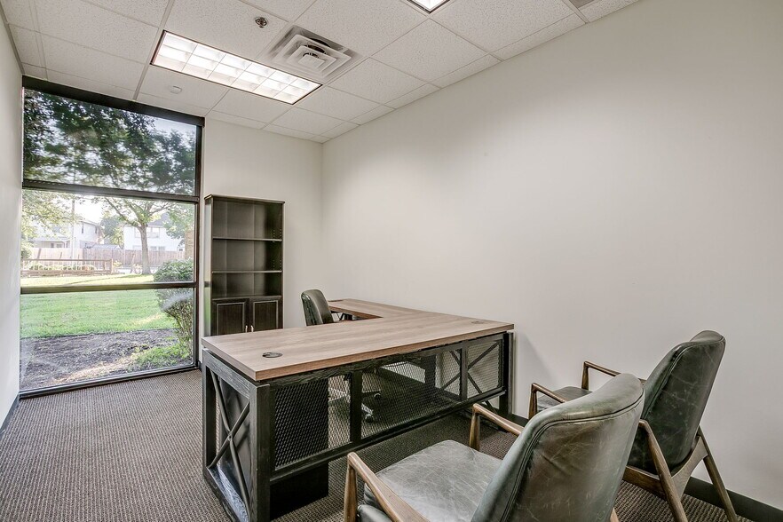 More Photos Of 3262 Chapel Creek Blvd, Fort Worth Office For Lease