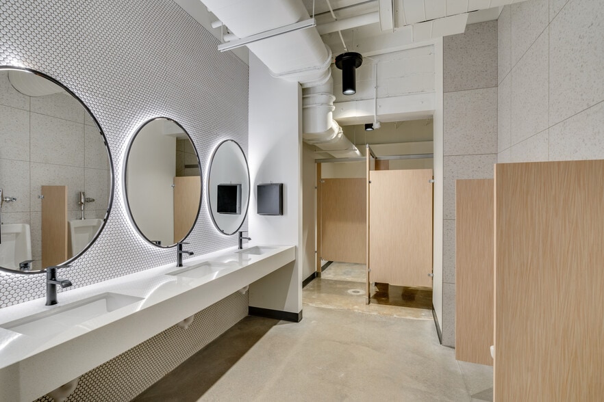 More Photos Of 6100 Robertson Ave, Nashville Storefront For Lease