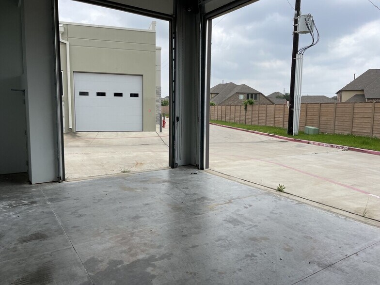 More Photos Of 1435 FM 1463 Rd, Katy Showroom For Sale