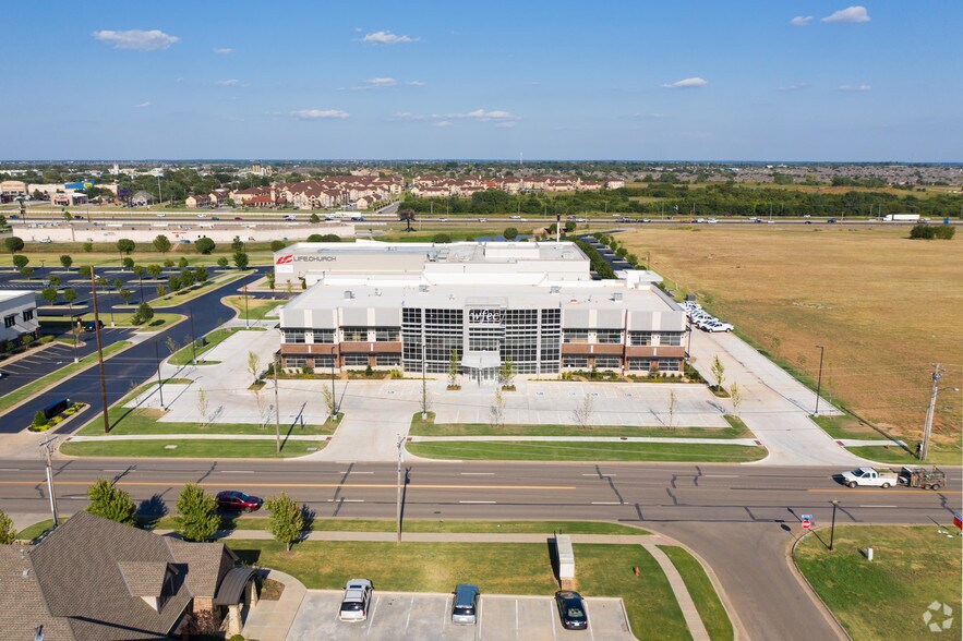 More Photos Of 3000 S Telephone Rd, Moore Office For Lease