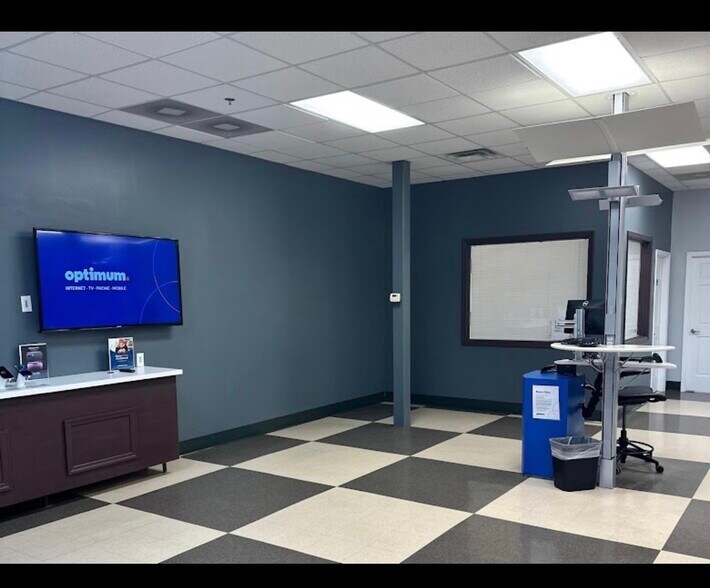 More Photos Of 405 George Kostas Dr, Logan Freestanding For Lease