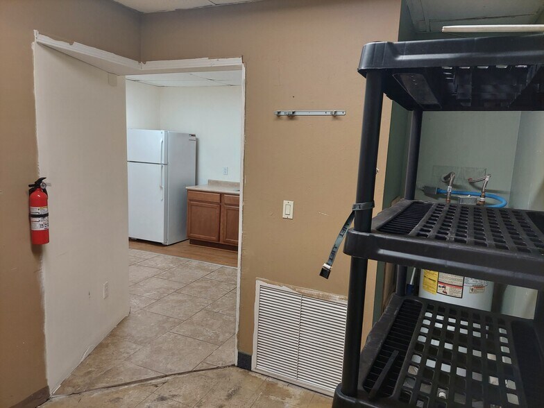 More Photos Of 180 E Burgess Rd, Pensacola Office For Lease