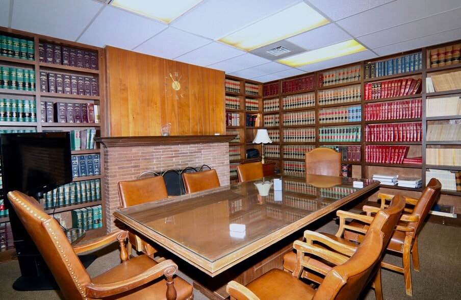 More Photos Of 1500-1516 Bedford St, Stamford Office For Sale