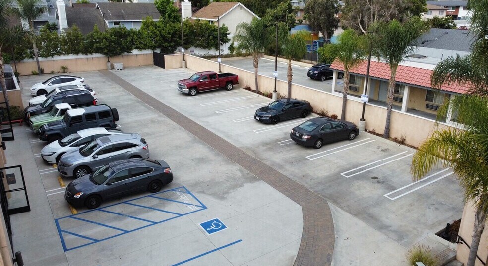 More Photos Of 2300-2308 Pacific Coast Hwy, Lomita Unknown For Lease