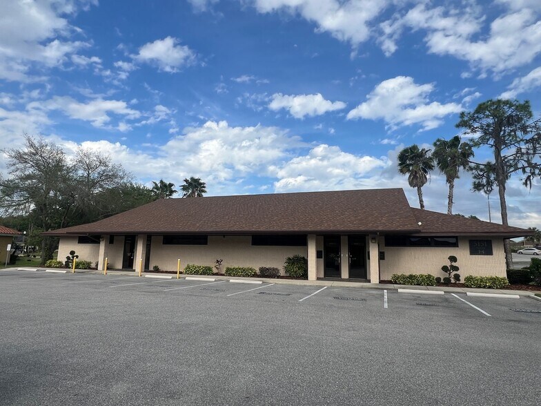 More Photos Of 5151 S Lakeland Dr, Lakeland Office For Lease