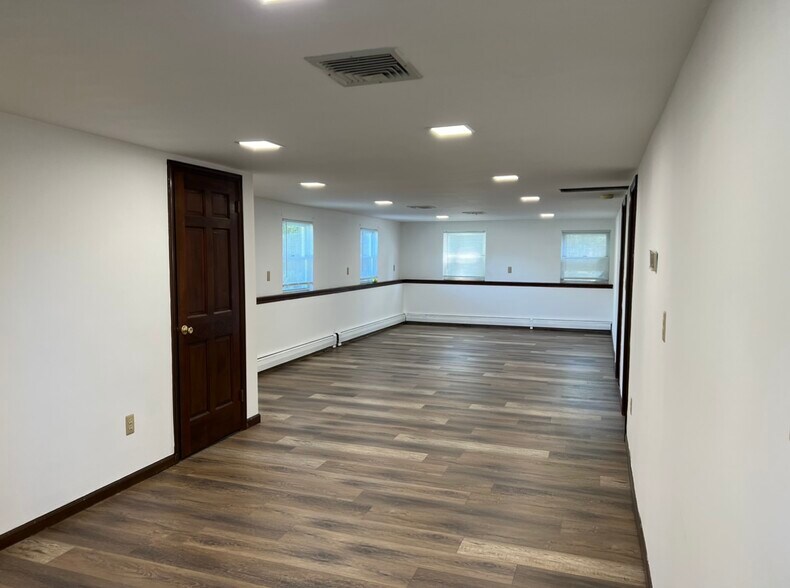 More Photos Of 79 Sunset Strip, Succasunna Medical For Lease