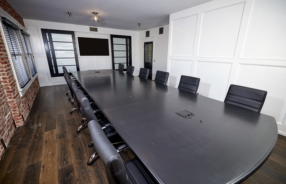 More Photos Of 202-208 W 4th St, Santa Ana Office For Lease