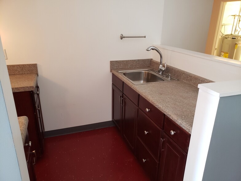 More Photos Of 3059-3061 SE Monroe St, Stuart Warehouse For Lease