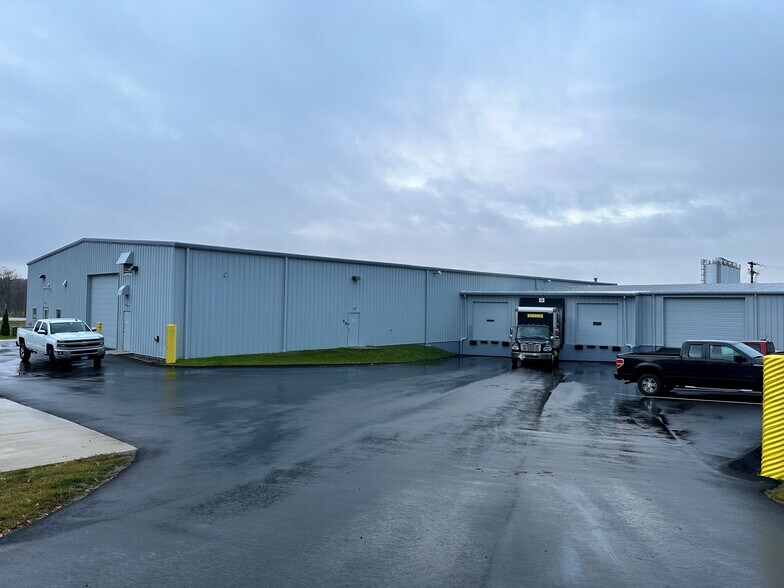 More Photos Of 137 Northgate Cir, New Castle Warehouse For Lease