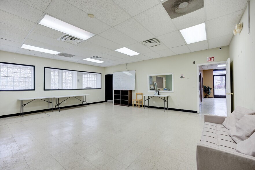 More Photos Of 19953 Conant St, Detroit Medical For Sale